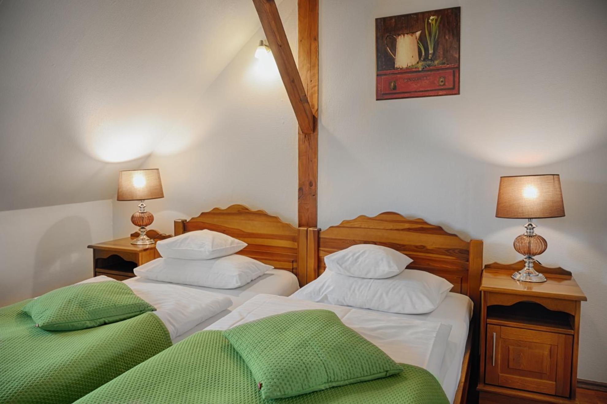 żabi Dwór - Hotel, Restauracja, Hotel